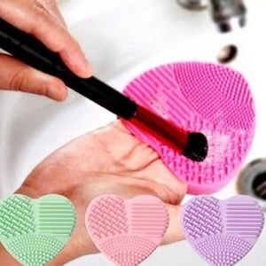 Brush Cleaner Heart ❤️
